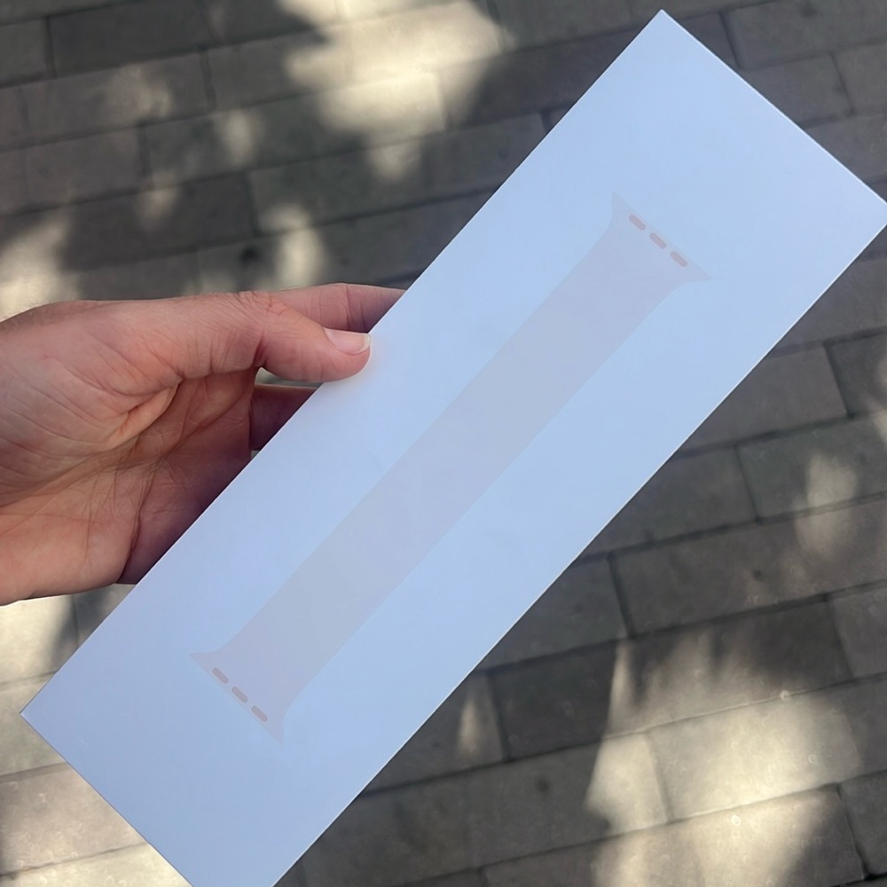 42mm Apple Watch solo loop size 4 light blush